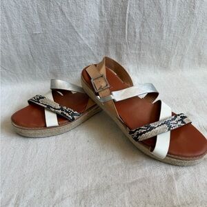 Nine West 9.5 Snake Print Strappy Espadrille Wedge Sandals Silver White Women's